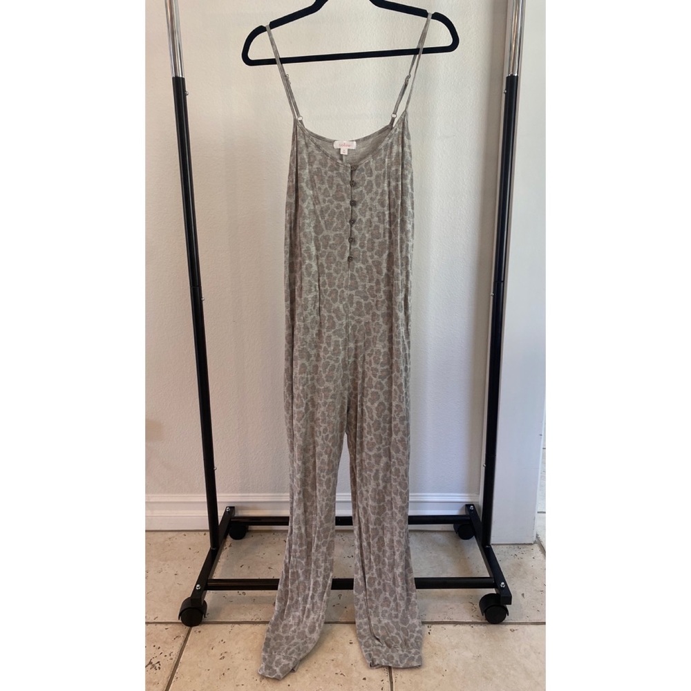 Colsie Grey Cheetah Print Jumper
